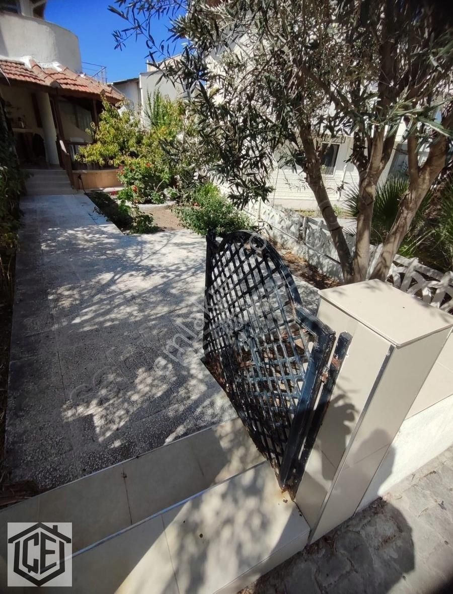 Çeşme Germiyan Burcu Sitesi'nde Büyük Bahçeli Dubleks Yazlık - Görsel 21