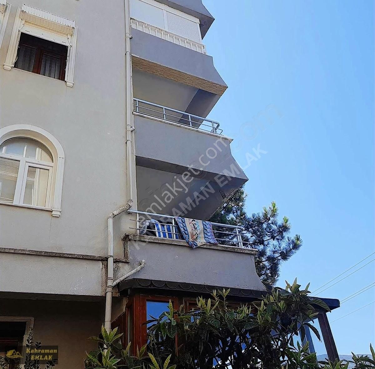 Çınarcıkta Havuzlu Site İçinde Deniz Manzaralı Daire - Görsel 7