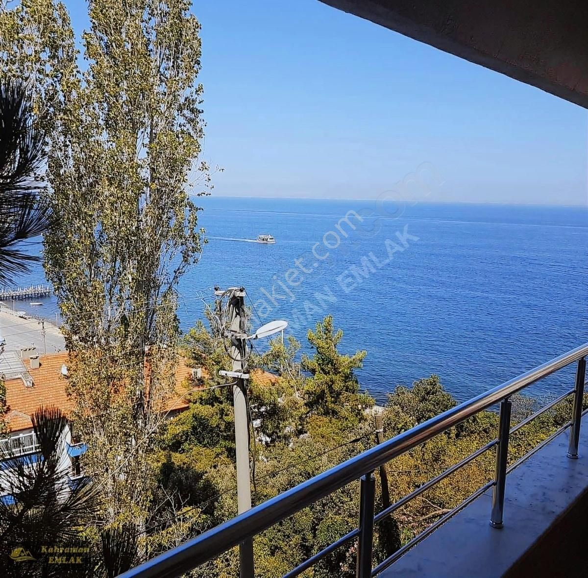 Çınarcıkta Havuzlu Site İçinde Deniz Manzaralı Daire - Görsel 2