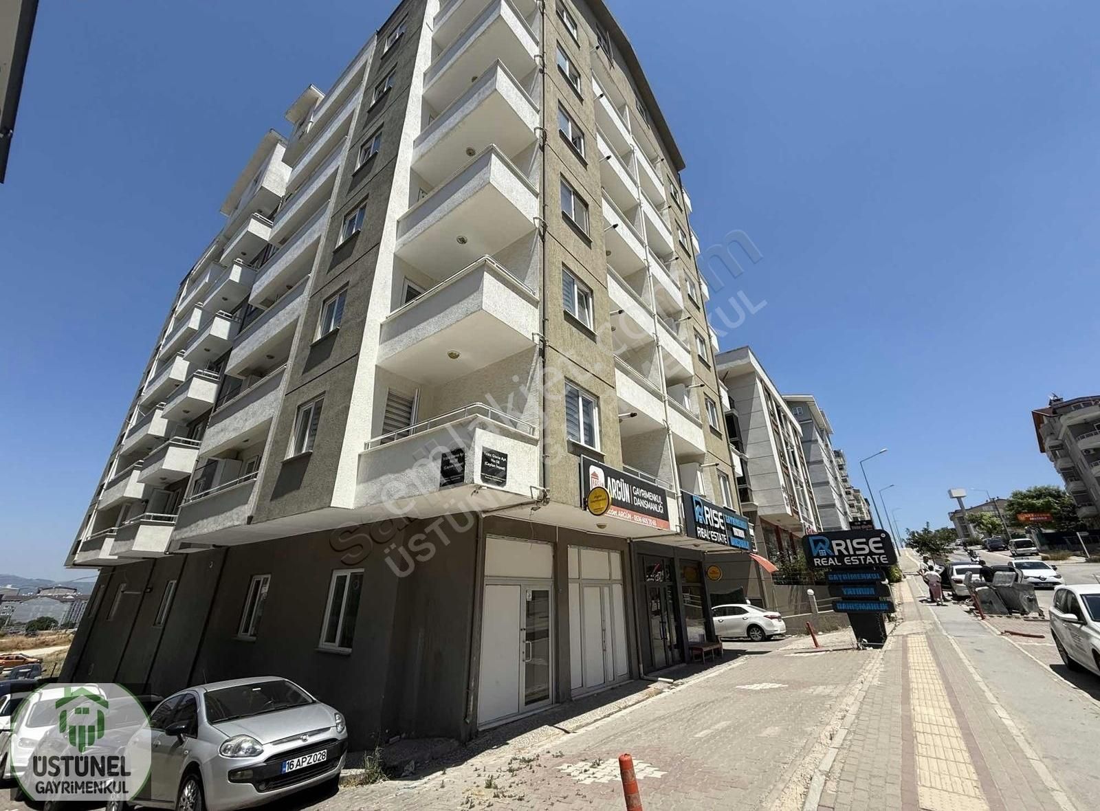 Üstünel'den Cadde Üzeri Ara Kat 2+1 Kiralık Daire