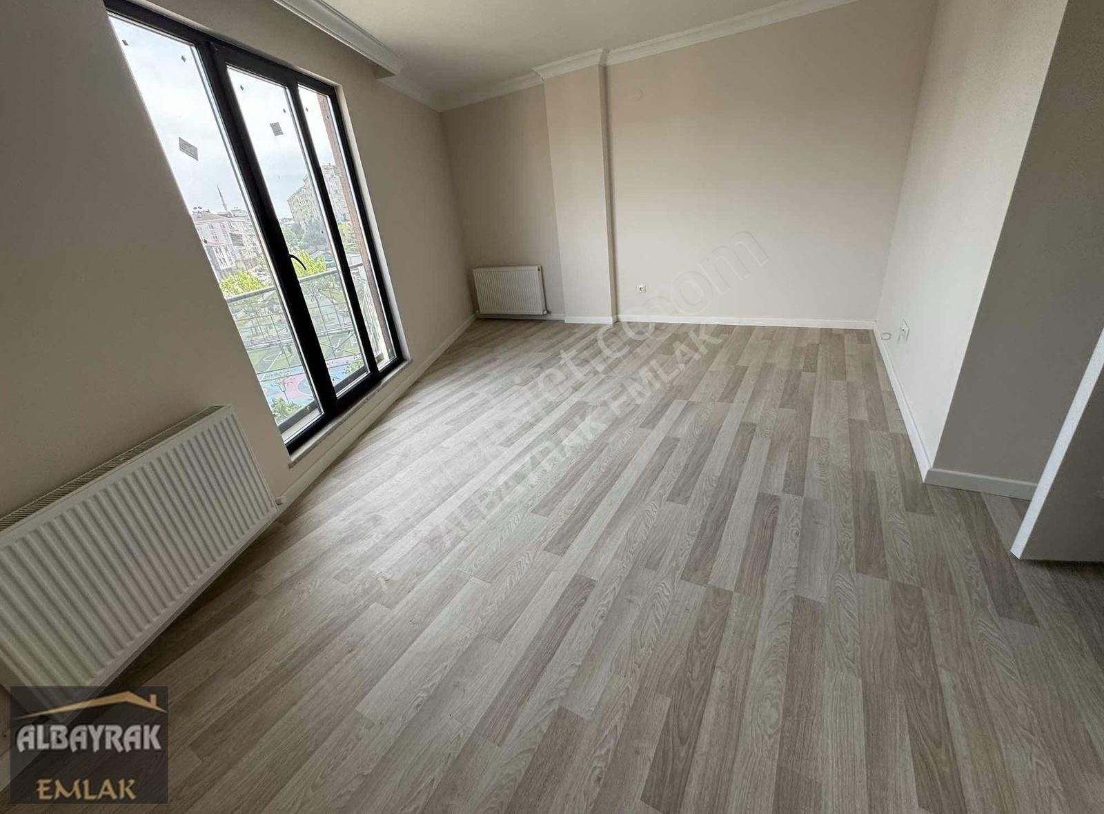 Albayrak Emlaktan Önü Açık Balkonlu Kullanışlı Daire