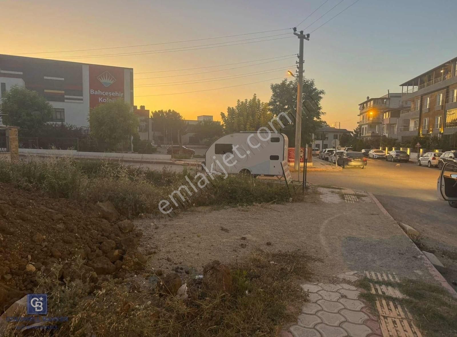 Belen-fatih Mah'de Satılık 345 M2 İmarlı Köşebaşı Arsa