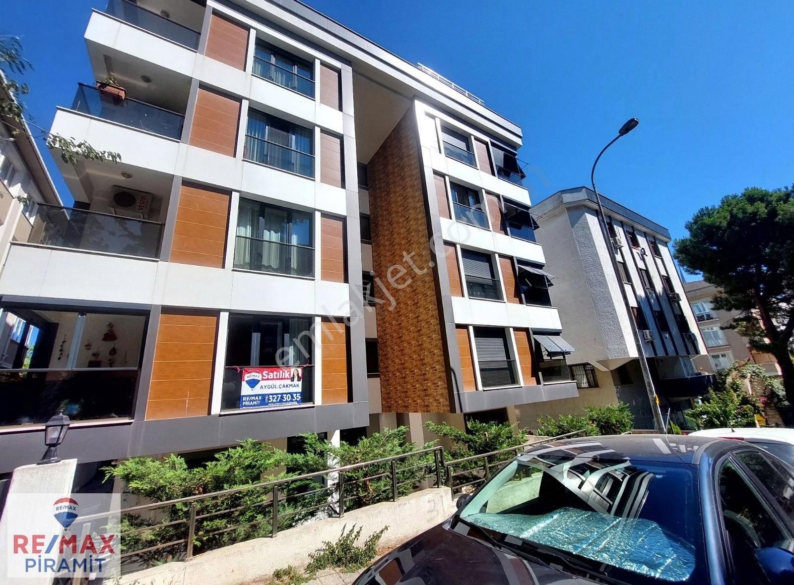 Konumuyla Büyülüyor! Acıbadem Caddesine Çok Yakın, Satılık 2+1