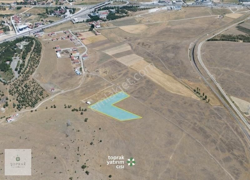Cumhuriyet Tesisleri Arkasında Yatırımlık 7768m² Tarla!