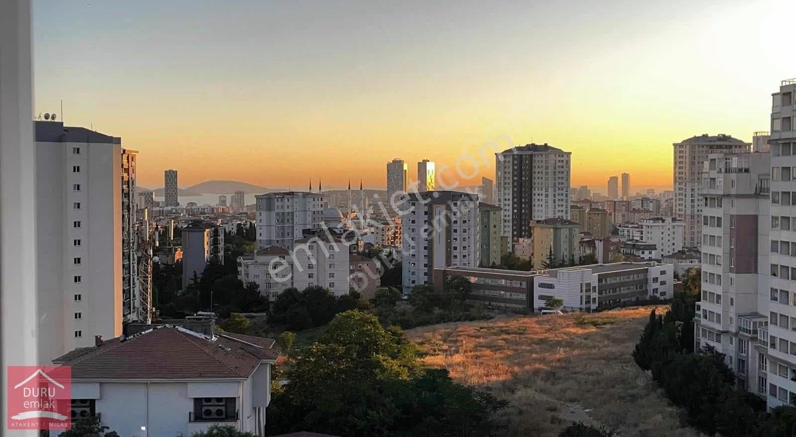 Kartal Yakakent Sitesi Satılık Büyük 3+1 Çift Balkonlu Daire