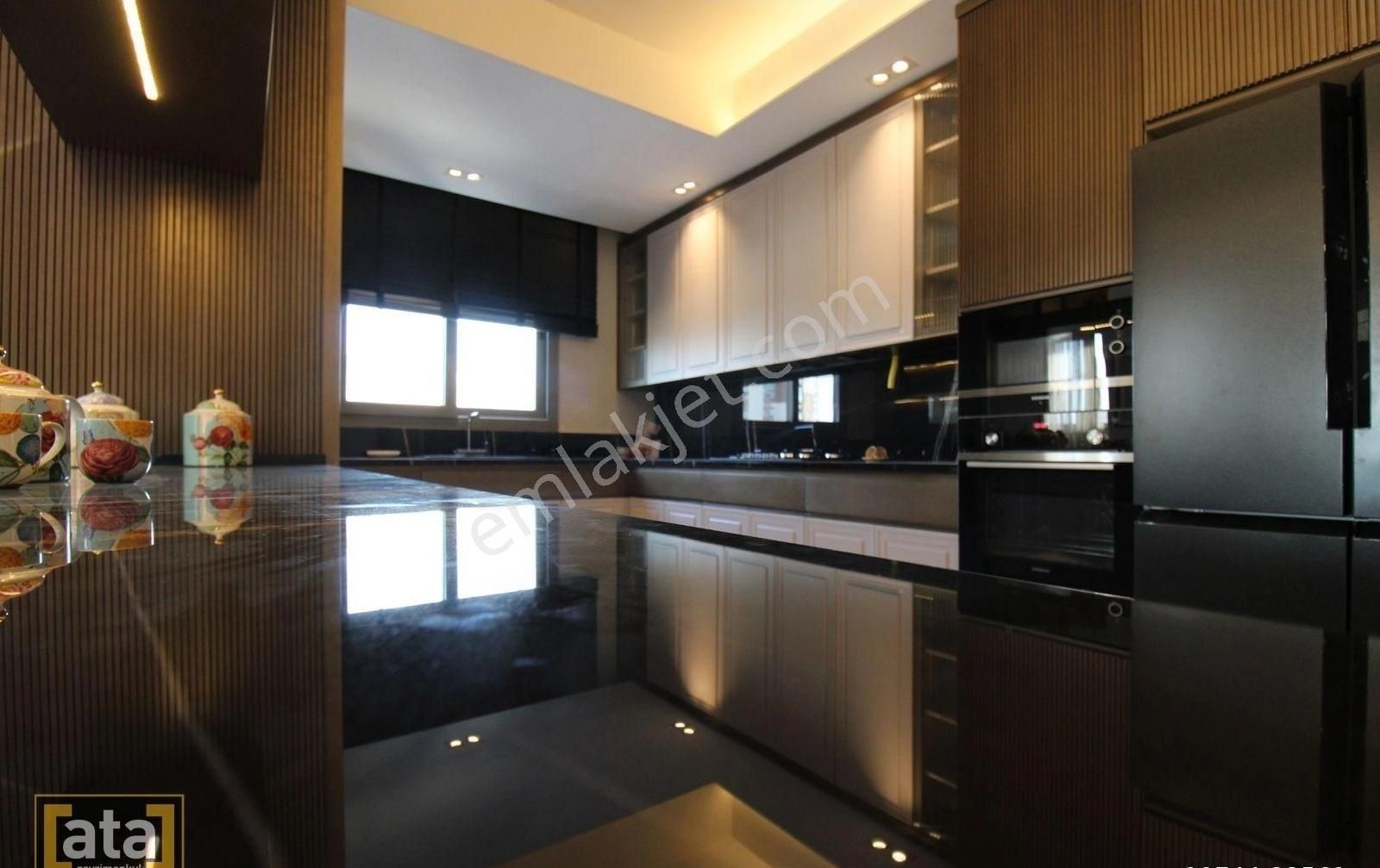 Yenişehir De Ultra Lüx Site İçerisinde Kapalı Otoparklı 5+1 - Görsel 17