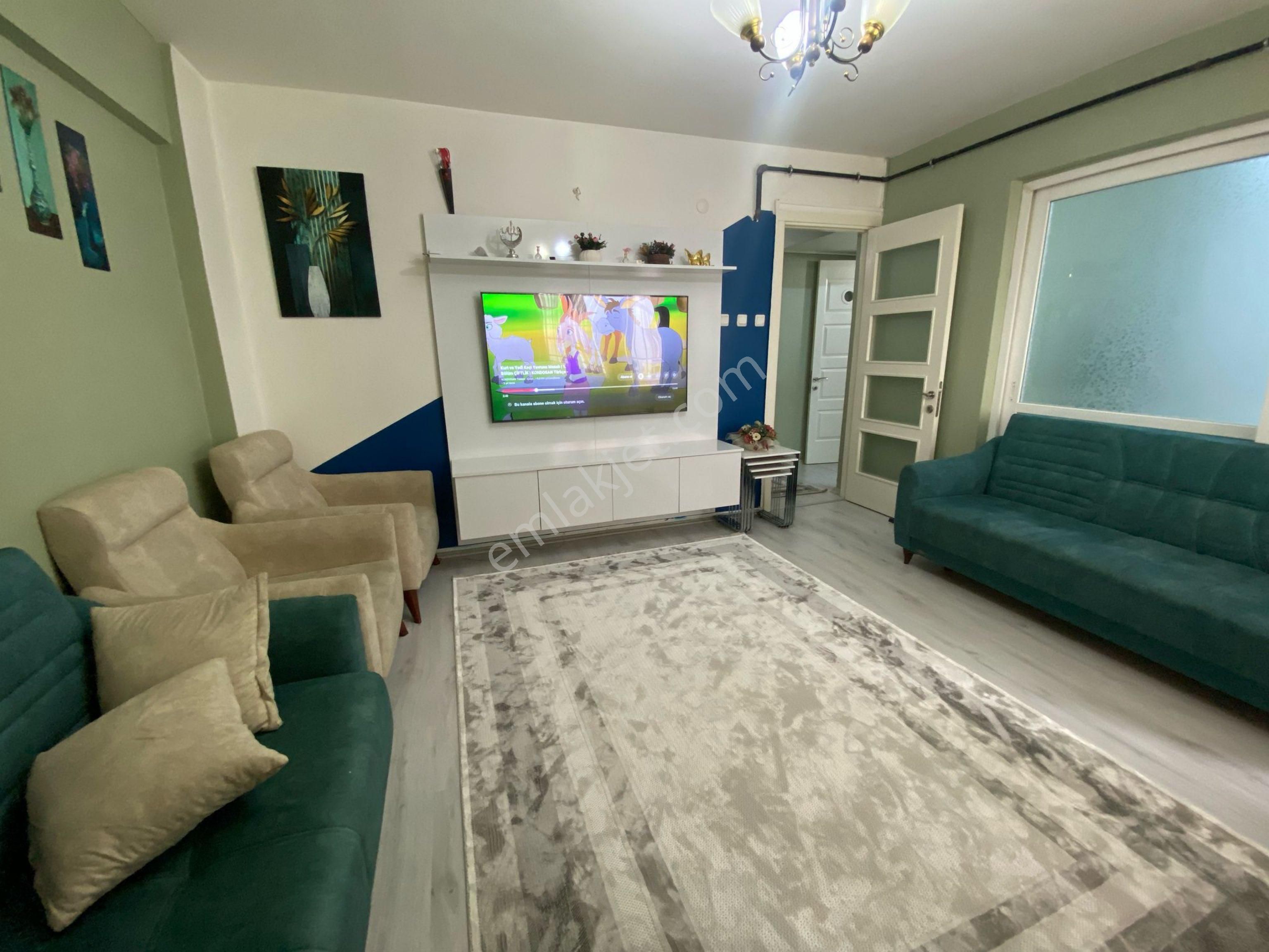 Ordu Cd. Yanı Arakat Tadilatlı Balkonlu 3+1