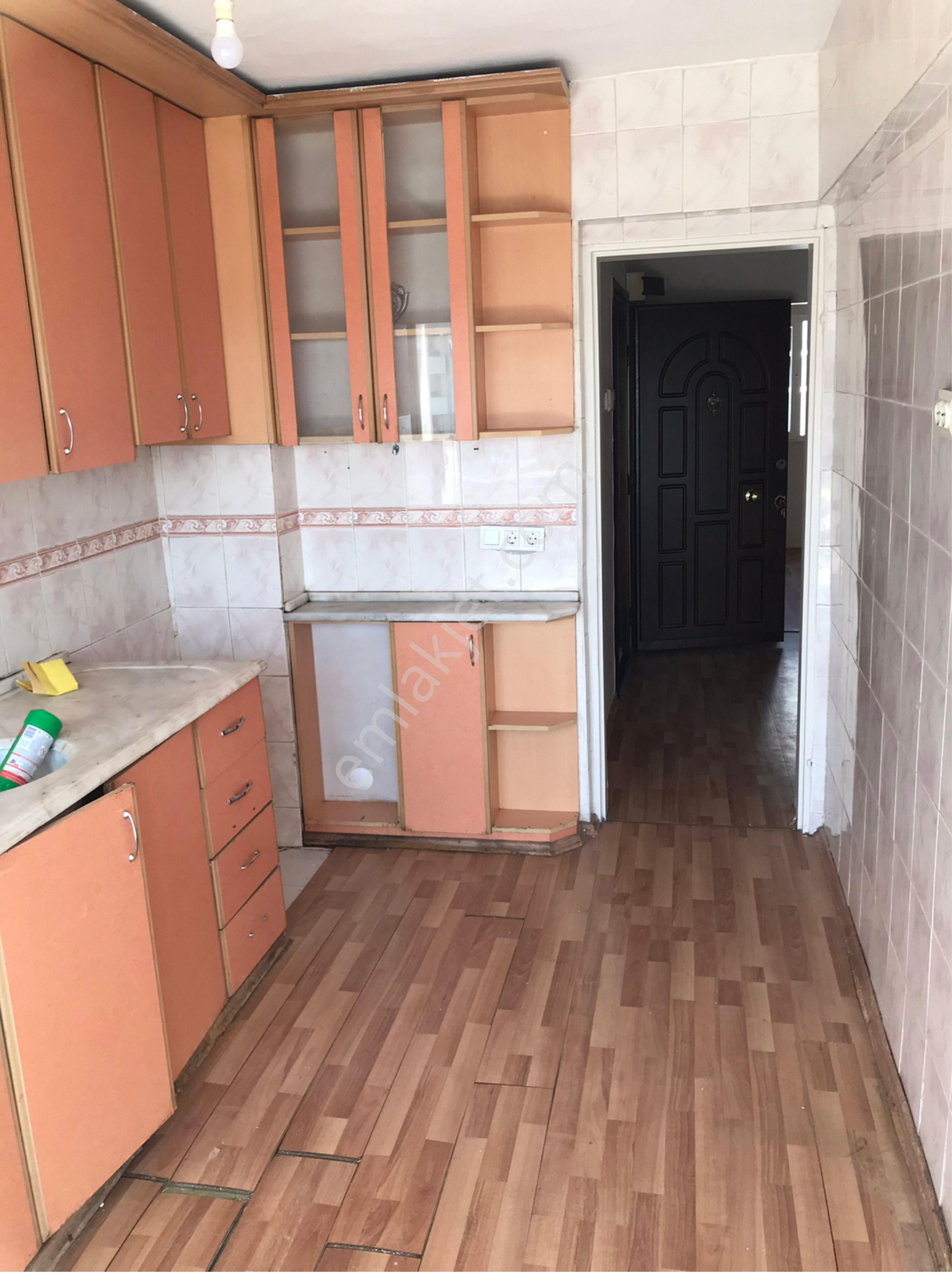Karabağlar Yurtoğlu Mahallesinde 3+1 Daire
