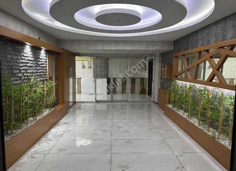 3 Cepheli Giyinme Odalı Çift Banyo Çift Balkon Sıfır 4+1 Daire