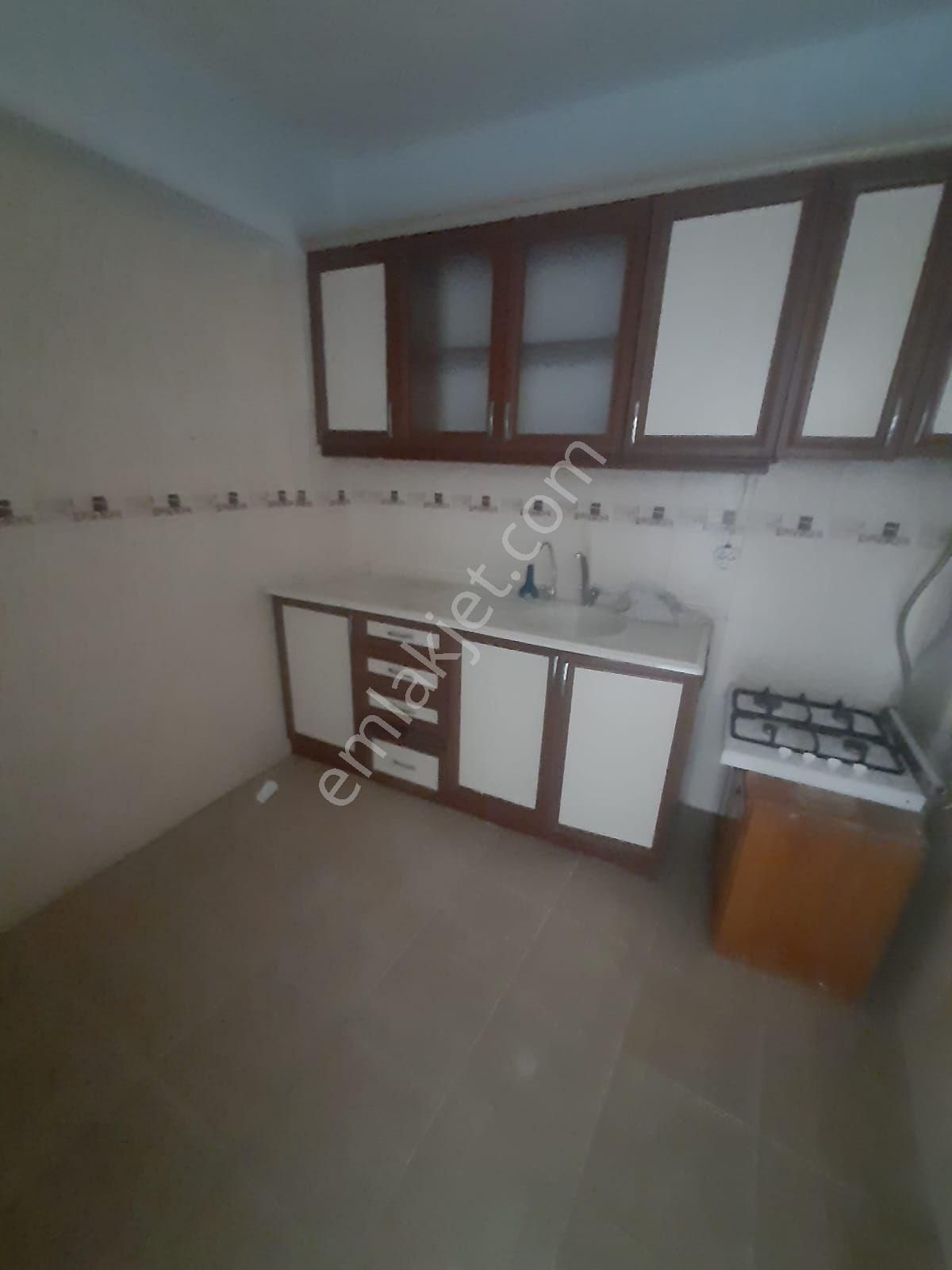 Bornova İnönü Mah. 3+1 Doğalgazlı Satılık 4 Daireli Bina