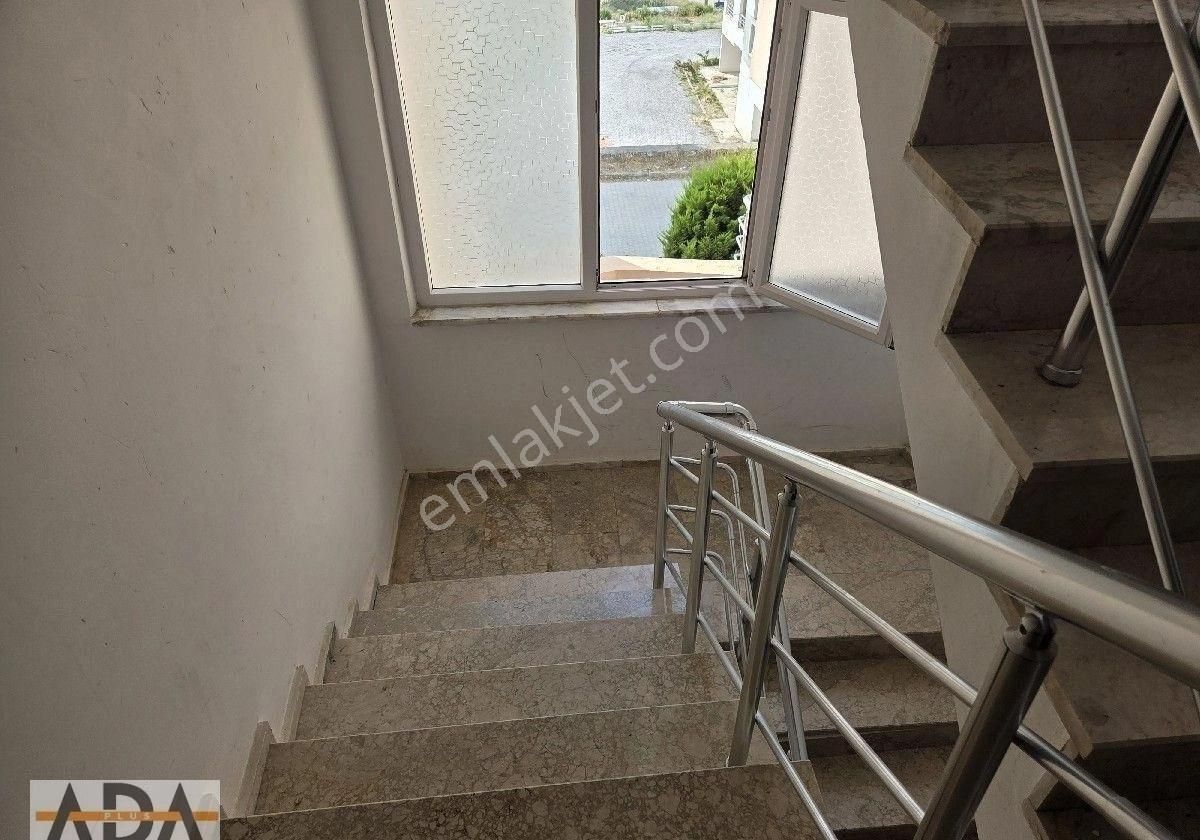 Kuşadasın Da Satılık Manzaralı Bakımlı 2+1 Daire - Görsel 23