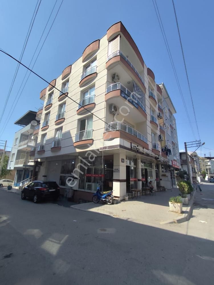 Turyap Bucadan Fırat Mh.de Satılık Geniş 2+1 Cadde Üstü Daire