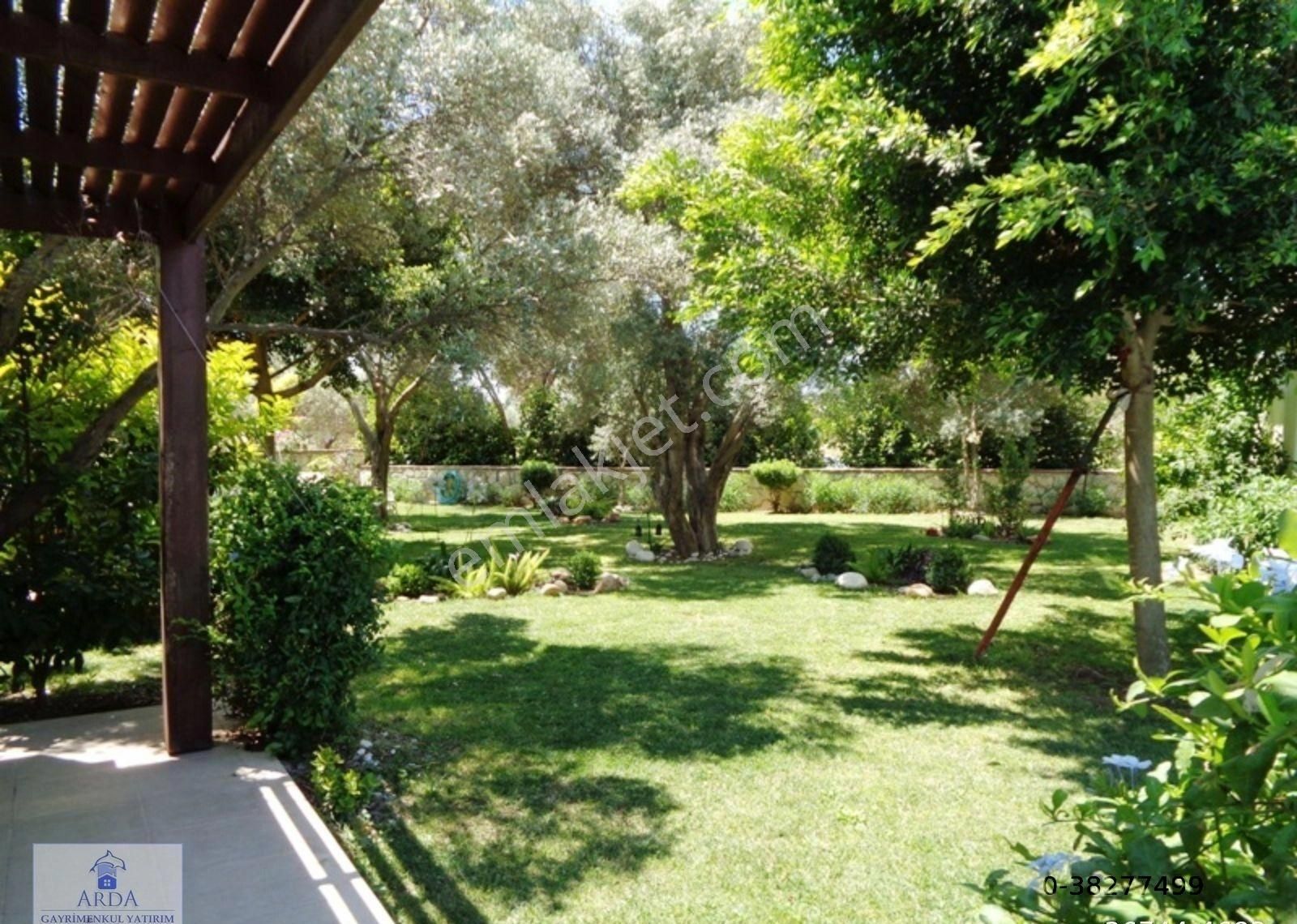 Alaçatı Göbene'de Havuzlu Sitede Satılık Tek Müstakil 3+1 Villa - Görsel 25