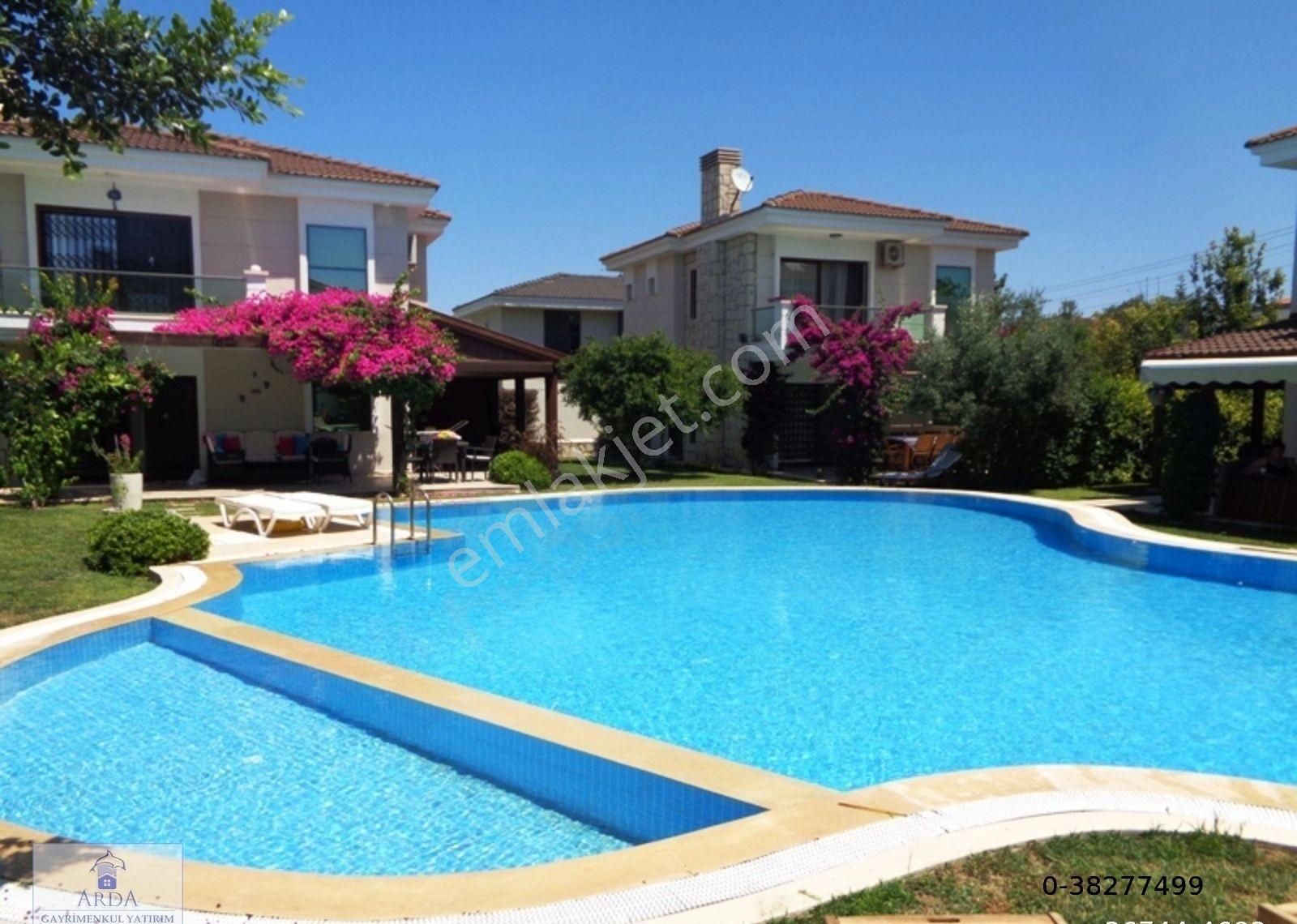 Alaçatı Göbene'de Havuzlu Sitede Satılık Tek Müstakil 3+1 Villa - Görsel 30