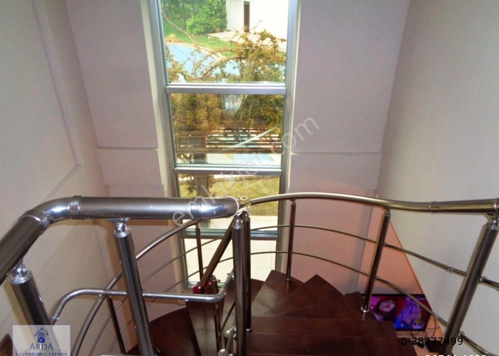 Alaçatı Göbene'de Havuzlu Sitede Satılık Tek Müstakil 3+1 Villa - Görsel 9