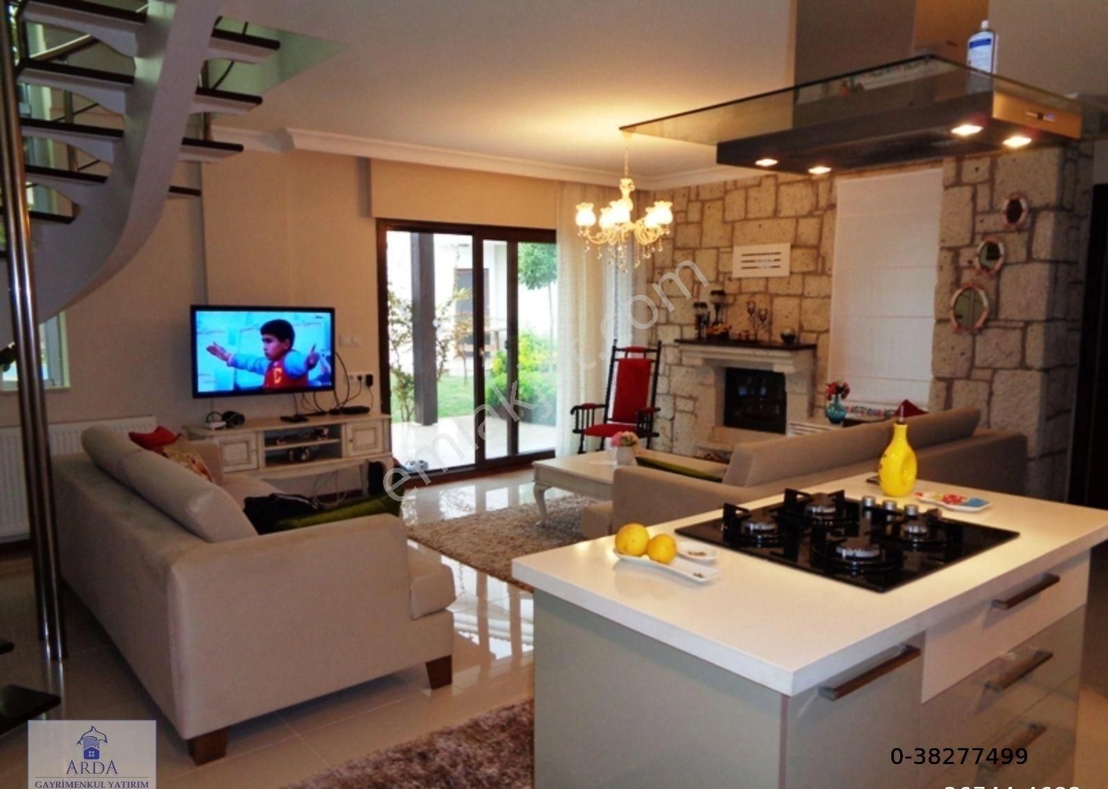 Alaçatı Göbene'de Havuzlu Sitede Satılık Tek Müstakil 3+1 Villa - Görsel 16