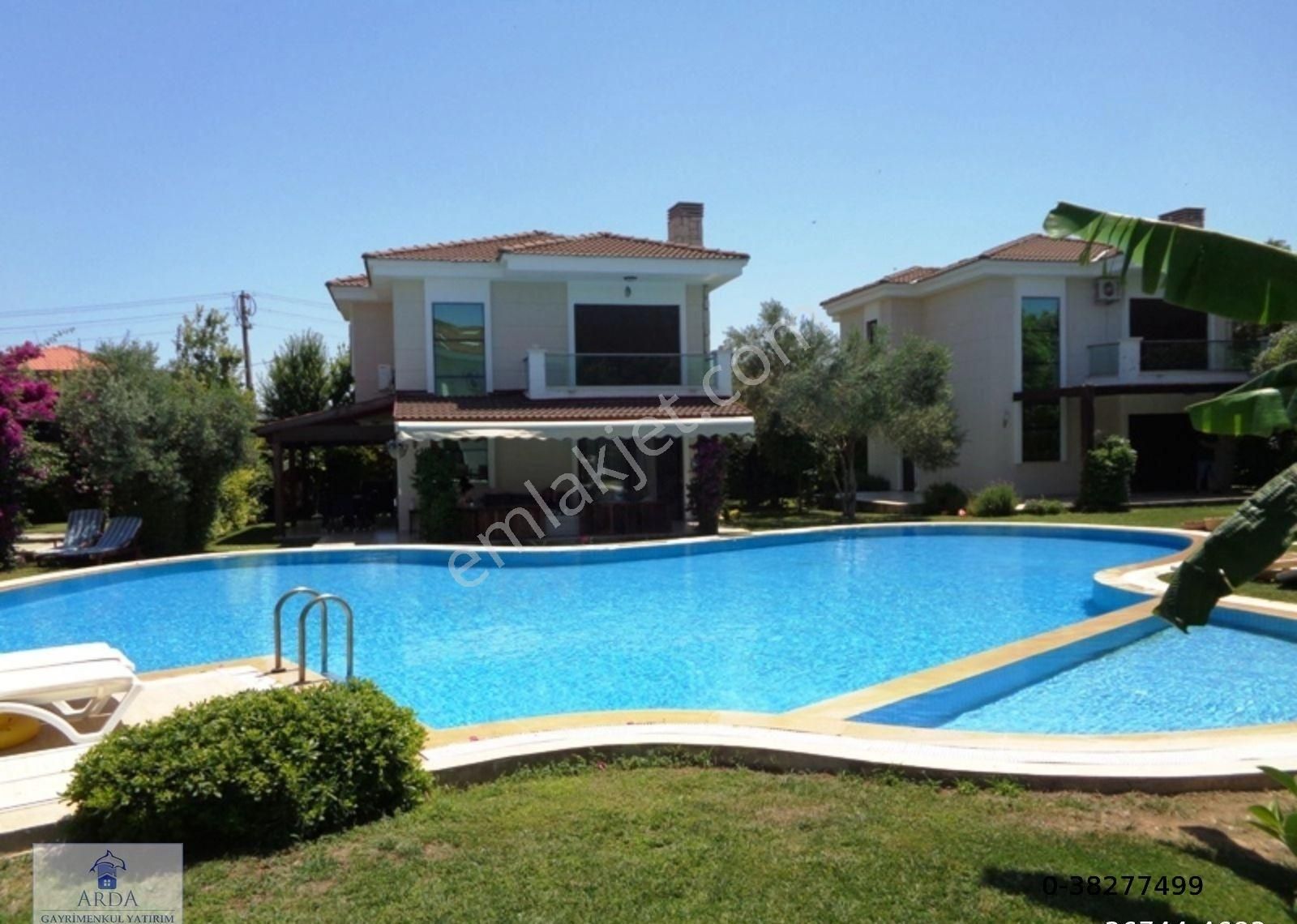 Alaçatı Göbene'de Havuzlu Sitede Satılık Tek Müstakil 3+1 Villa - Görsel 26