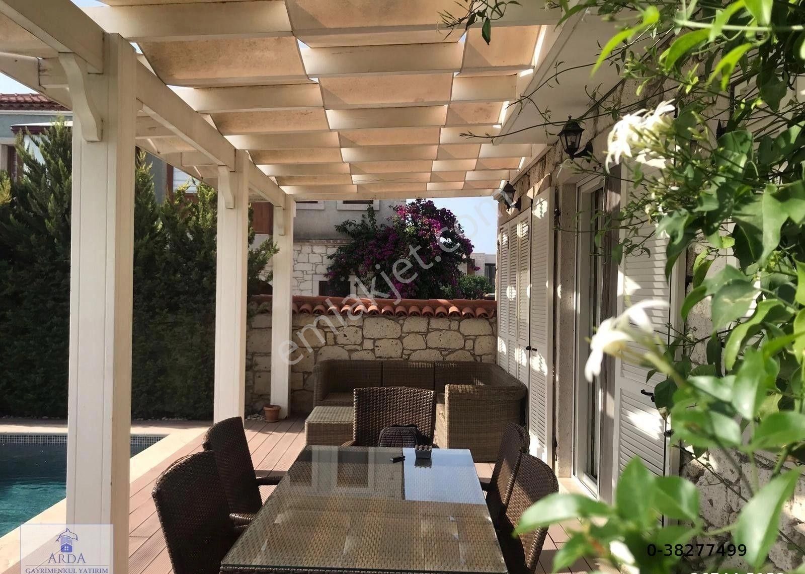 Alaçatı Hacımemişte Yüzme Havuzlu 3+1 Satılık Müstakil Lüks Taş Villa - Görsel 3