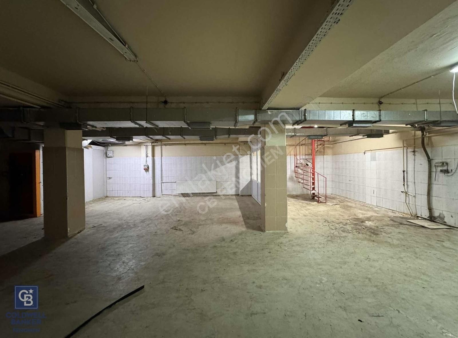 Sultanbeyli Aytop Gıda Sitesi'nde İmalata Uygun Depo 750 M2