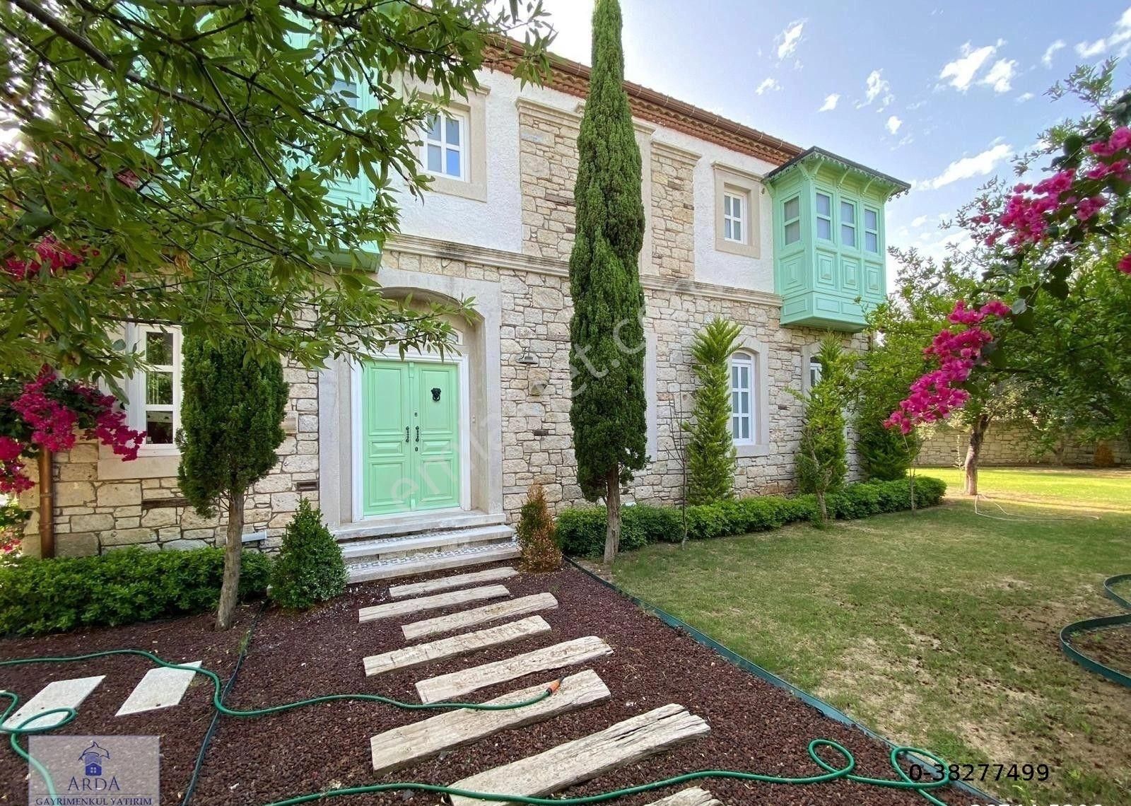 Çeşme Çiftlikköy’de Denize Çok Yakın 650m2 Arsa İçinde 4+1 Satılık Lüks Taş Villa - Görsel 32