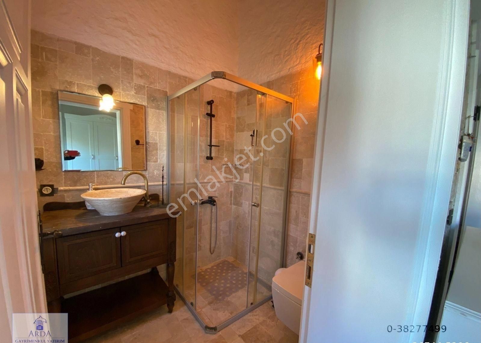 Çeşme Çiftlikköy’de Denize Çok Yakın 650m2 Arsa İçinde 4+1 Satılık Lüks Taş Villa - Görsel 19