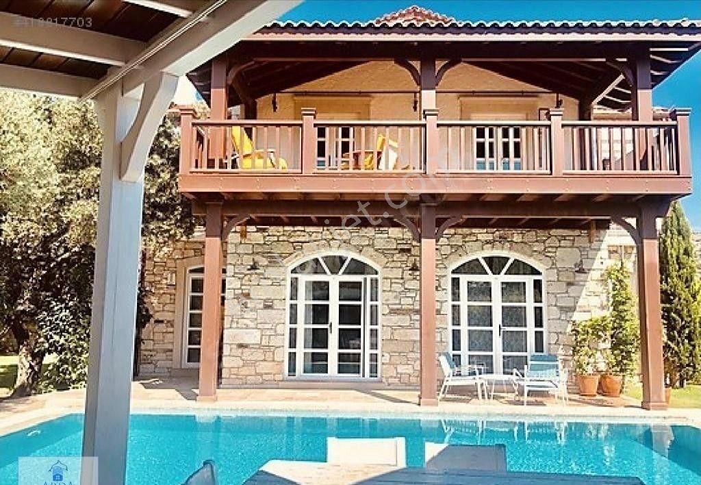 Çeşme Çiftlikköy’de Denize Çok Yakın 650m2 Arsa İçinde 4+1 Satılık Lüks Taş Villa - Görsel 14