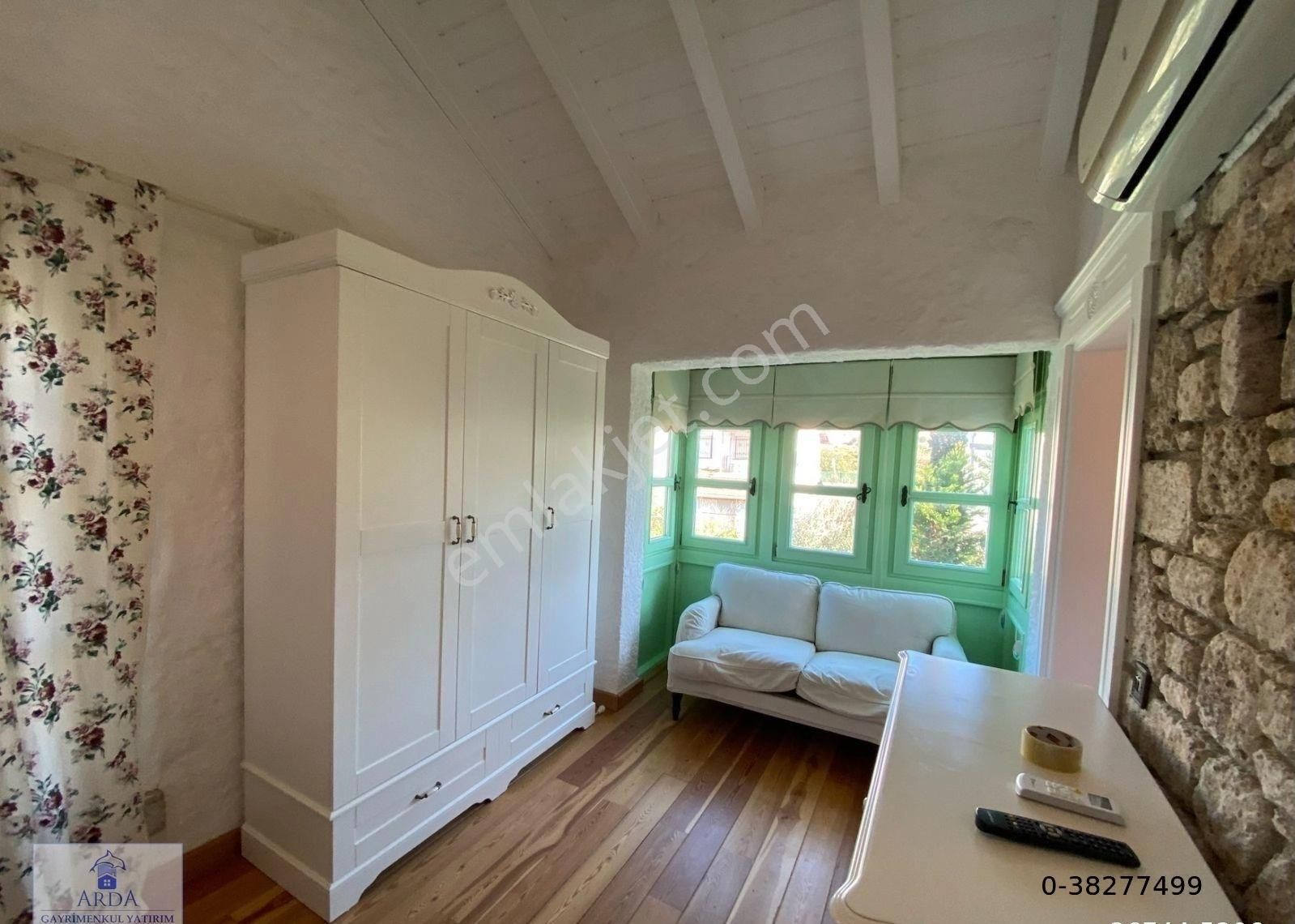 Çeşme Çiftlikköy’de Denize Çok Yakın 650m2 Arsa İçinde 4+1 Satılık Lüks Taş Villa - Görsel 4