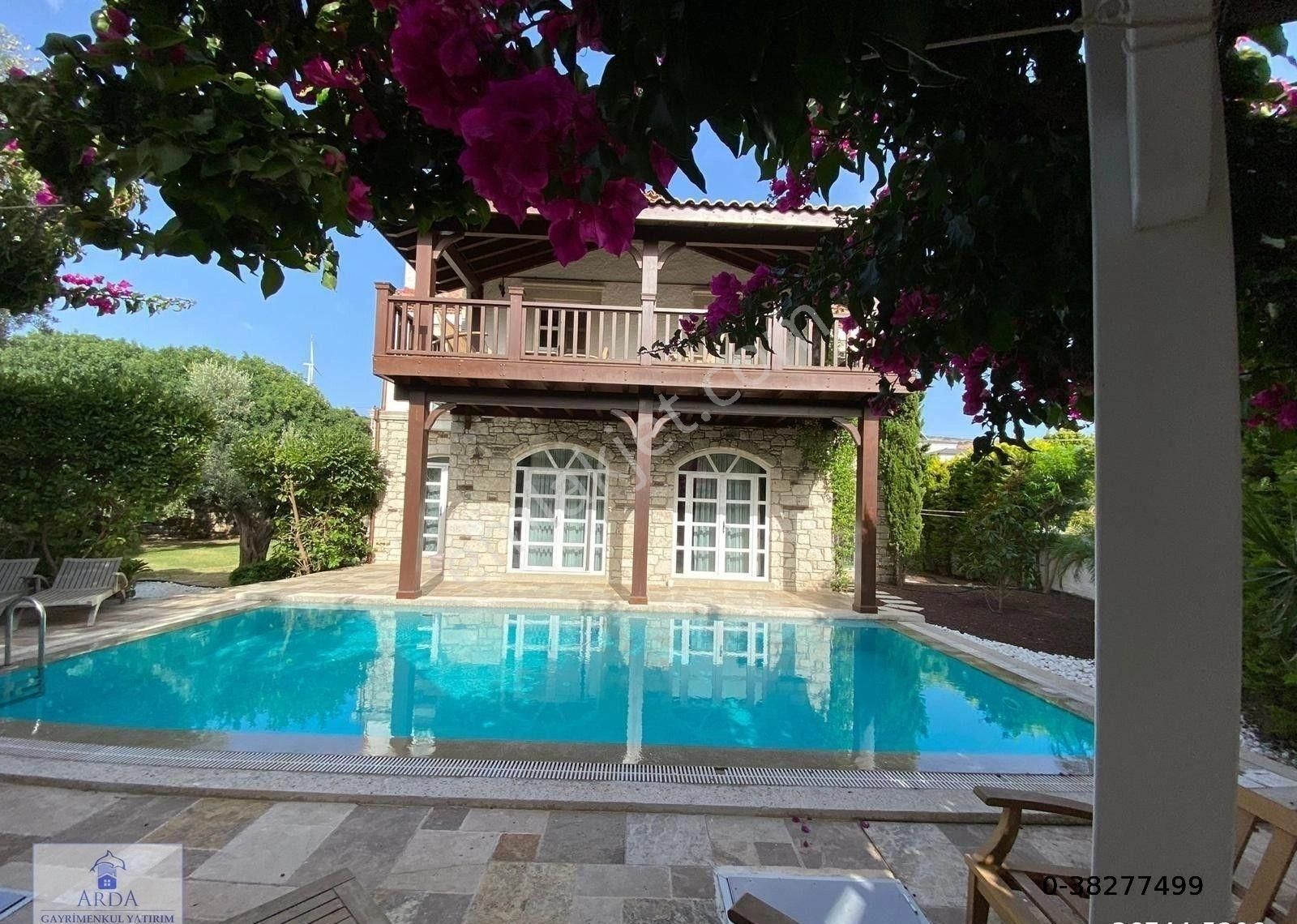 Çeşme Çiftlikköy’de Denize Çok Yakın 650m2 Arsa İçinde 4+1 Satılık Lüks Taş Villa - Görsel 34