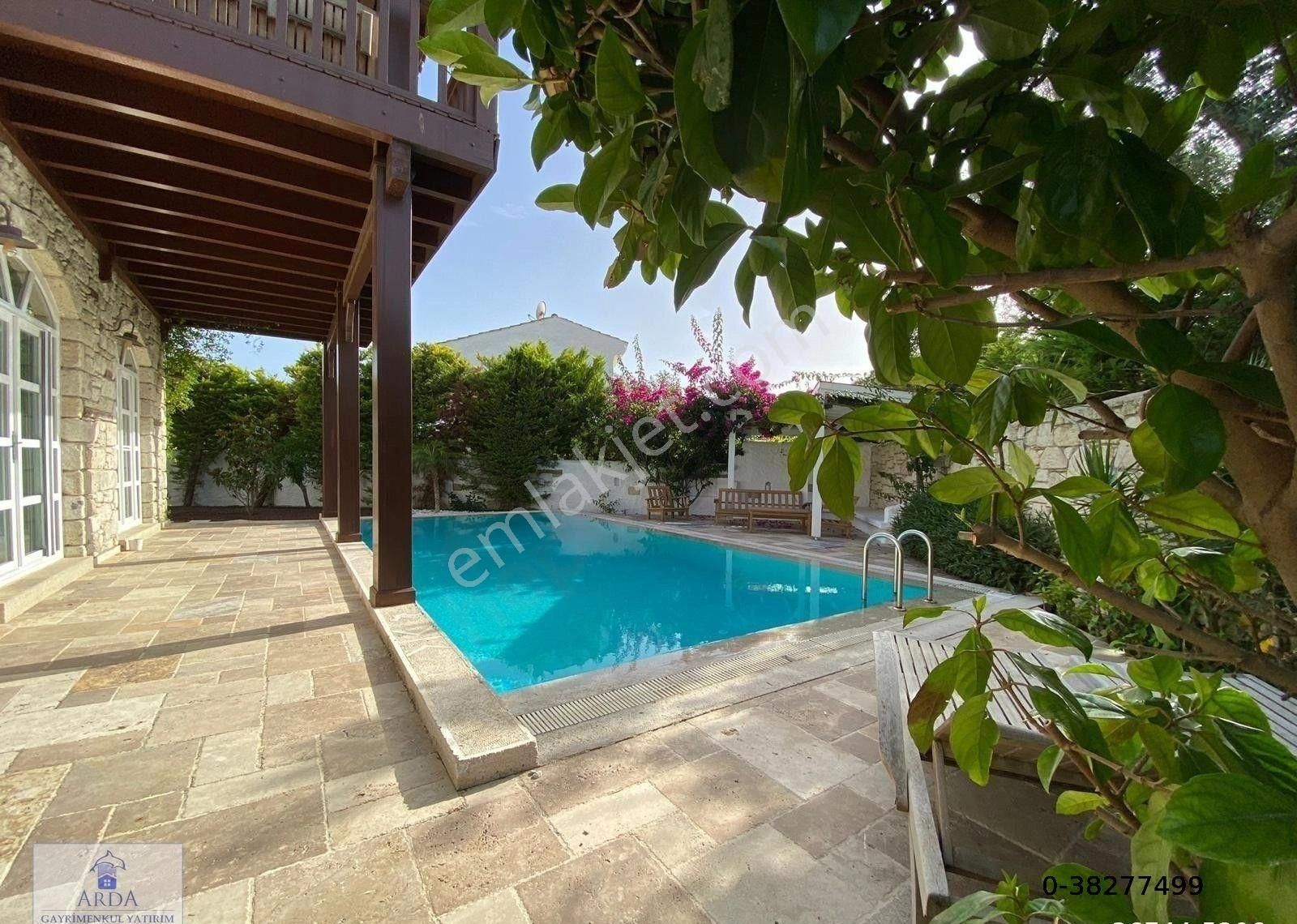 Çeşme Çiftlikköy’de Denize Çok Yakın 650m2 Arsa İçinde 4+1 Satılık Lüks Taş Villa - Görsel 13