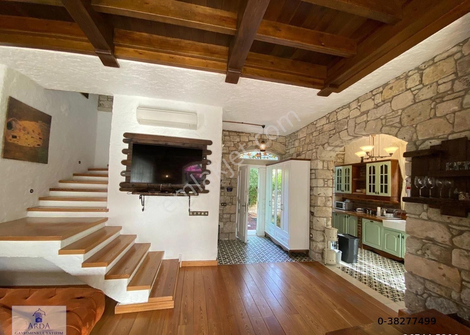 Çeşme Çiftlikköy’de Denize Çok Yakın 650m2 Arsa İçinde 4+1 Satılık Lüks Taş Villa - Görsel 30