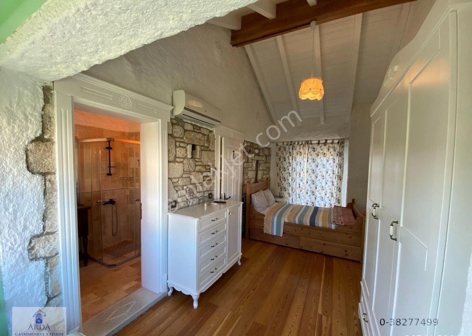 Çeşme Çiftlikköy’de Denize Çok Yakın 650m2 Arsa İçinde 4+1 Satılık Lüks Taş Villa - Görsel 29