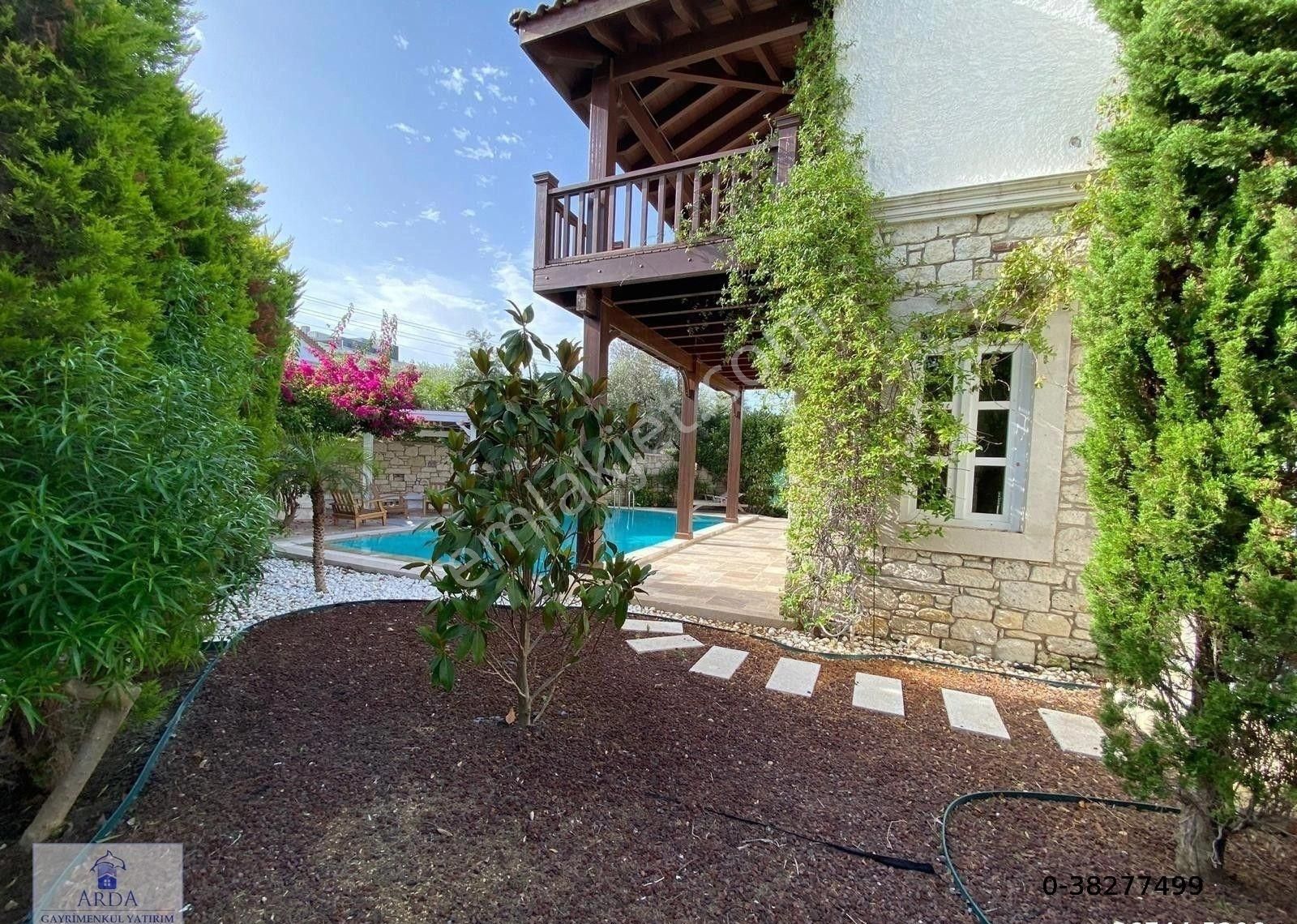 Çeşme Çiftlikköy’de Denize Çok Yakın 650m2 Arsa İçinde 4+1 Satılık Lüks Taş Villa - Görsel 3