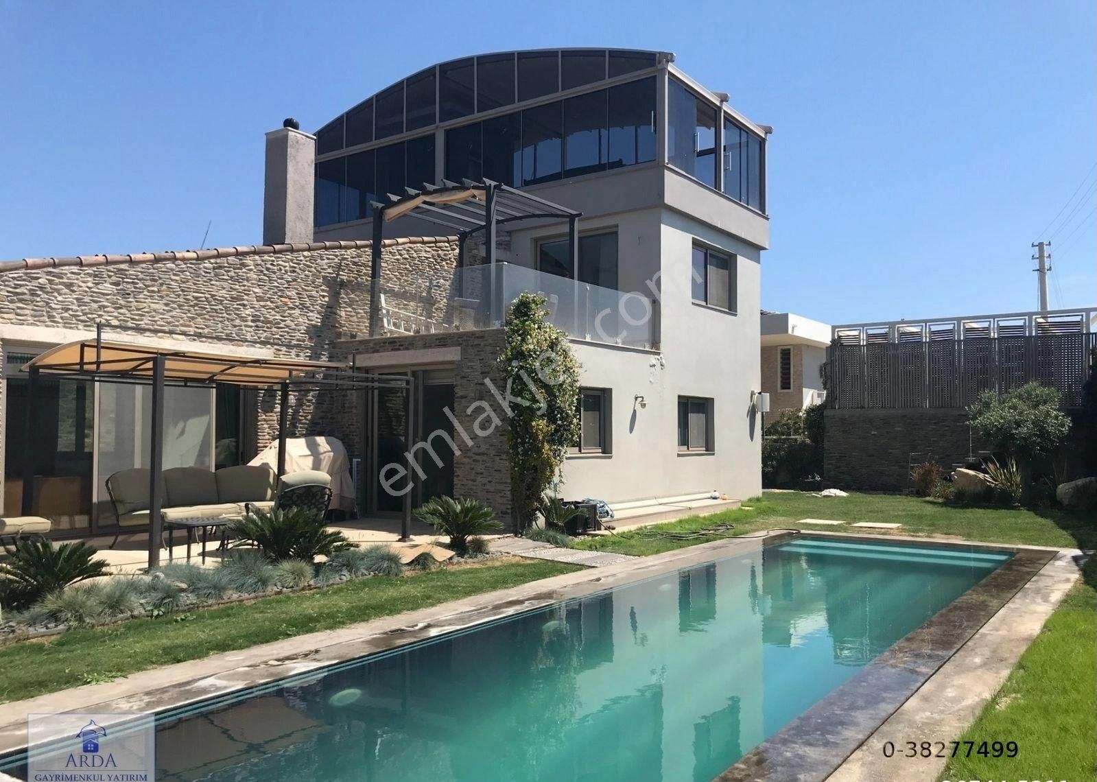 Çiftlikköy Fenerburnunda Deniz Manz 800 M2 Arsa İçinde 4+2 Satılık Exclusive Villa