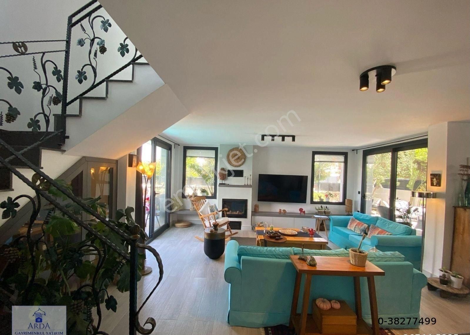 Alaçatı Çamlıkyolda 4+1 Yüzme Havuzlu Satılık Müstakil Lüks Villa - Görsel 29