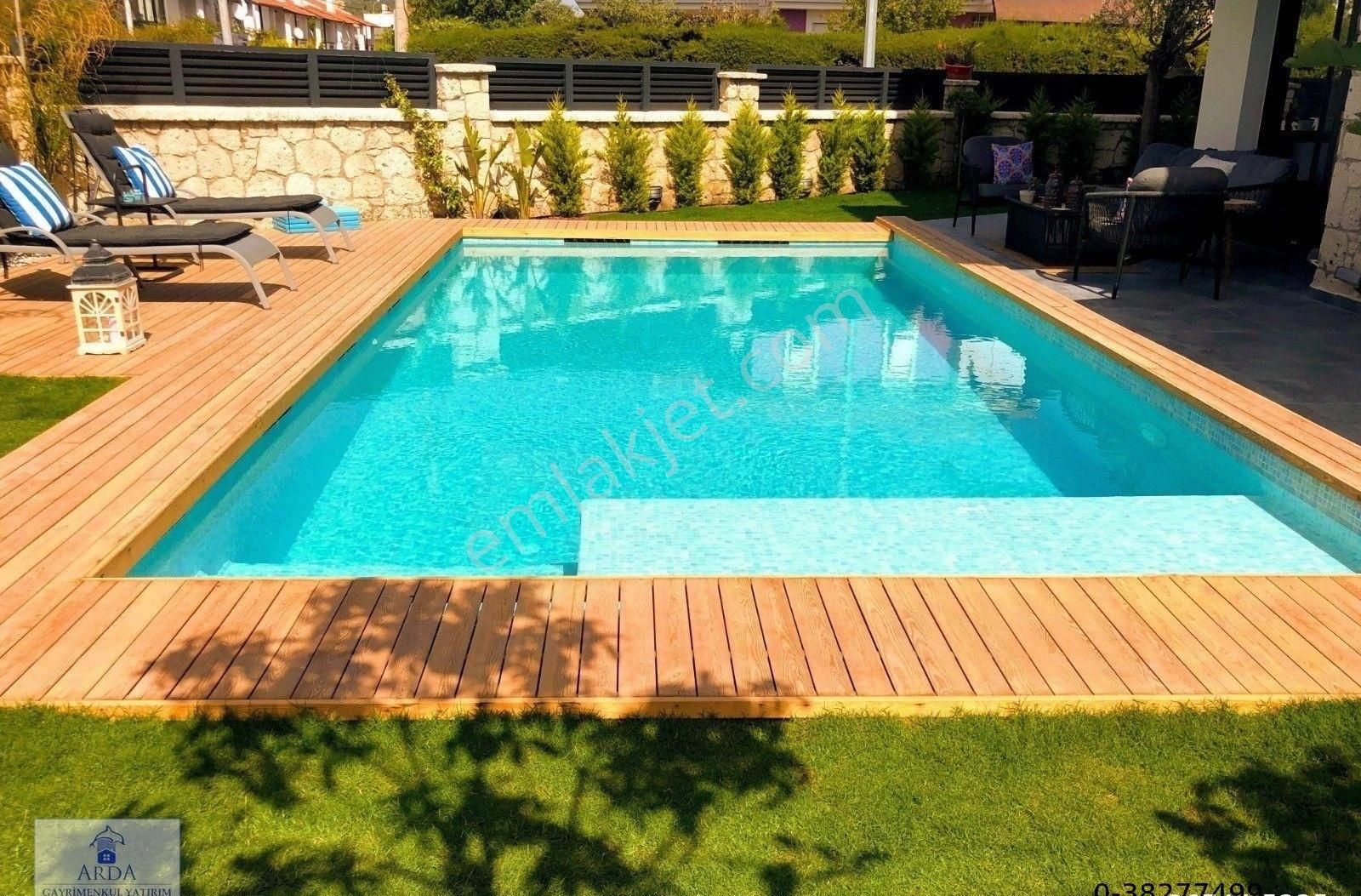 Alaçatı Çamlıkyolda 4+1 Yüzme Havuzlu Satılık Müstakil Lüks Villa - Görsel 22