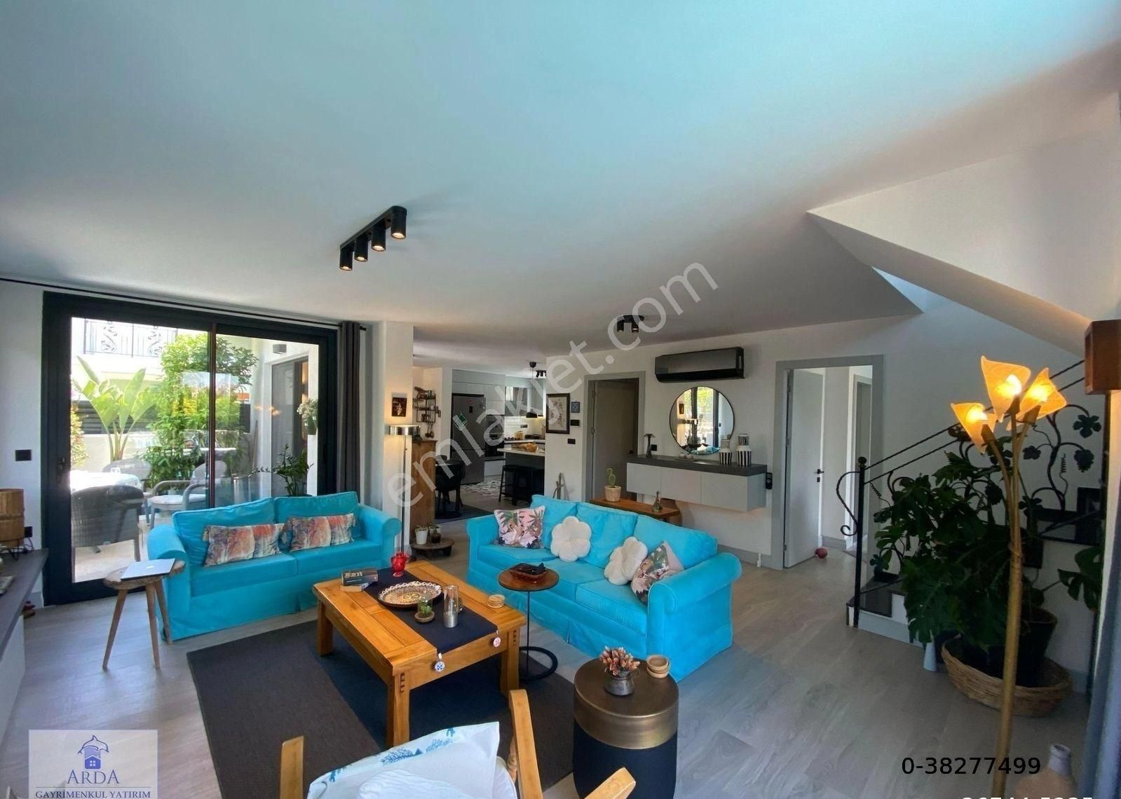 Alaçatı Çamlıkyolda 4+1 Yüzme Havuzlu Satılık Müstakil Lüks Villa - Görsel 34