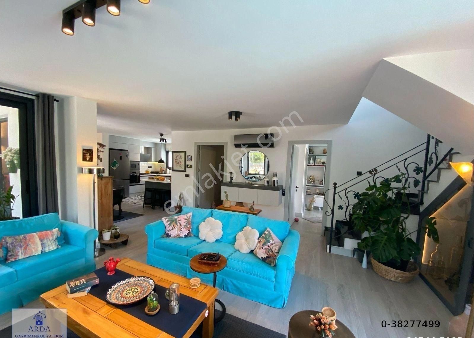 Alaçatı Çamlıkyolda 4+1 Yüzme Havuzlu Satılık Müstakil Lüks Villa - Görsel 17