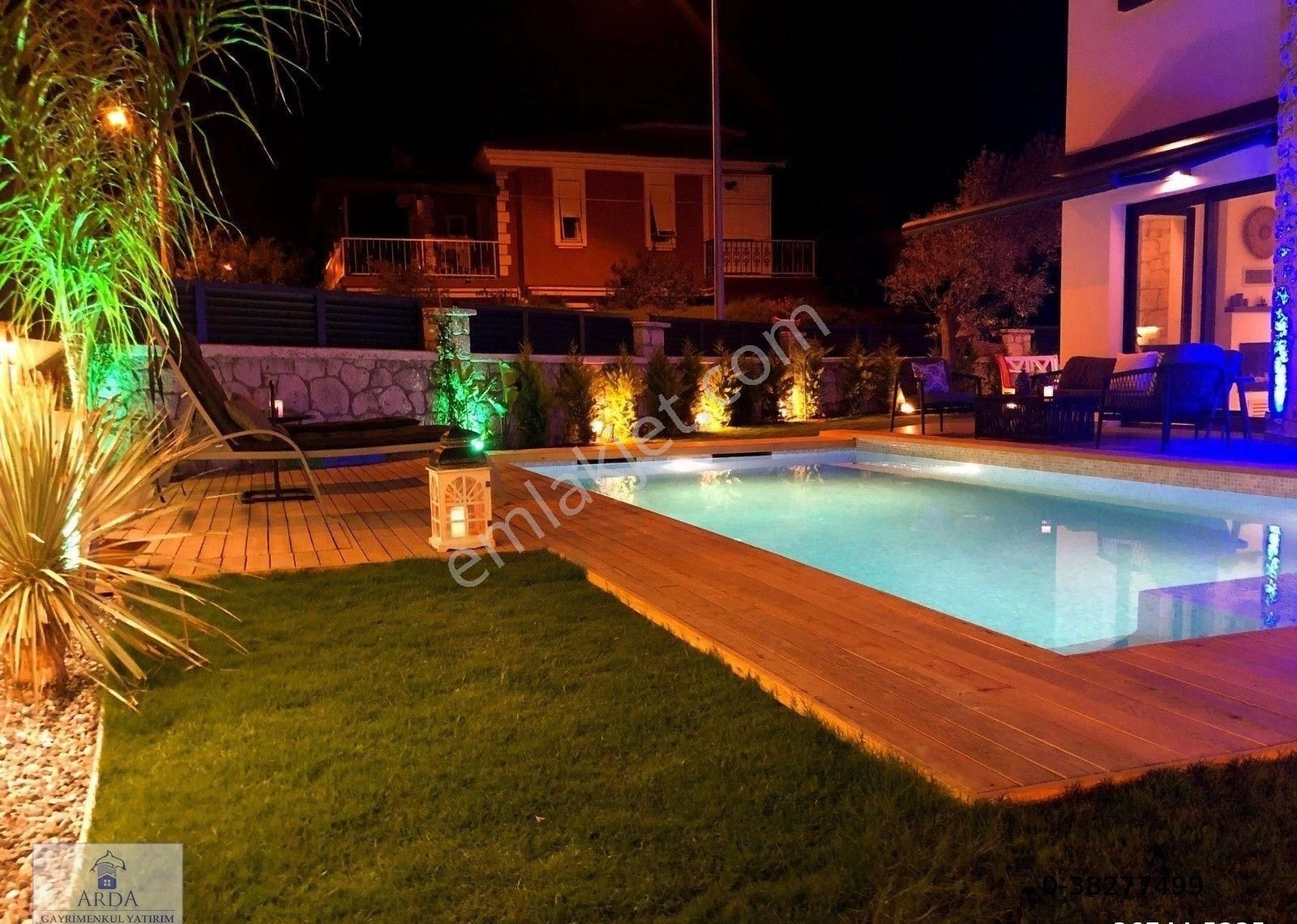 Alaçatı Çamlıkyolda 4+1 Yüzme Havuzlu Satılık Müstakil Lüks Villa - Görsel 27