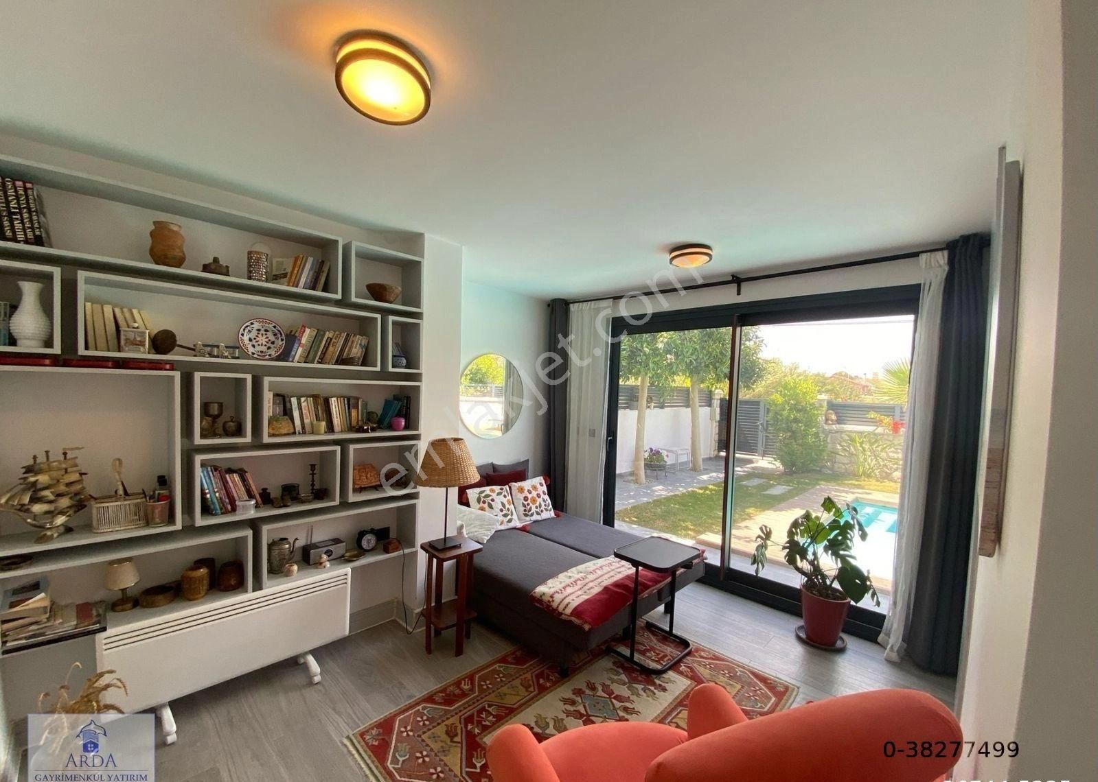 Alaçatı Çamlıkyolda 4+1 Yüzme Havuzlu Satılık Müstakil Lüks Villa - Görsel 25