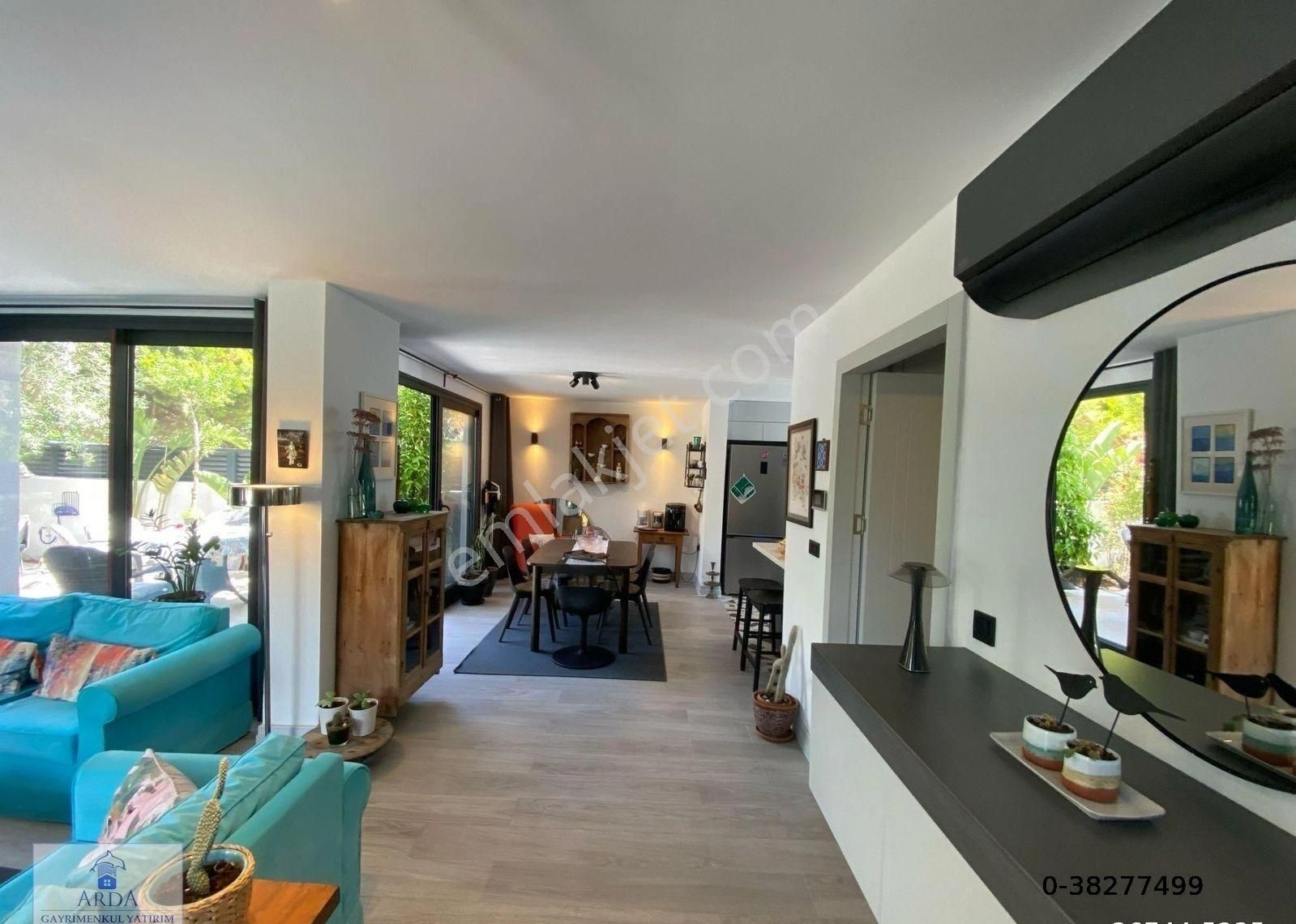 Alaçatı Çamlıkyolda 4+1 Yüzme Havuzlu Satılık Müstakil Lüks Villa - Görsel 31