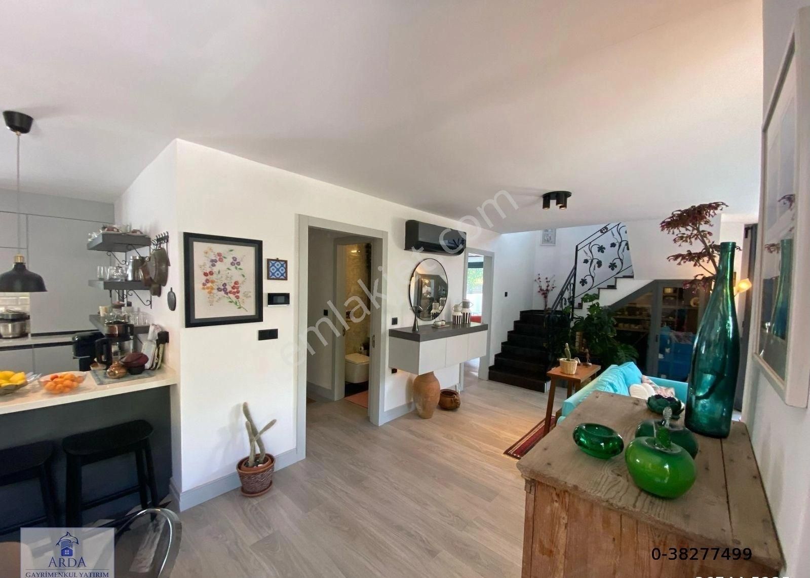 Alaçatı Çamlıkyolda 4+1 Yüzme Havuzlu Satılık Müstakil Lüks Villa - Görsel 32