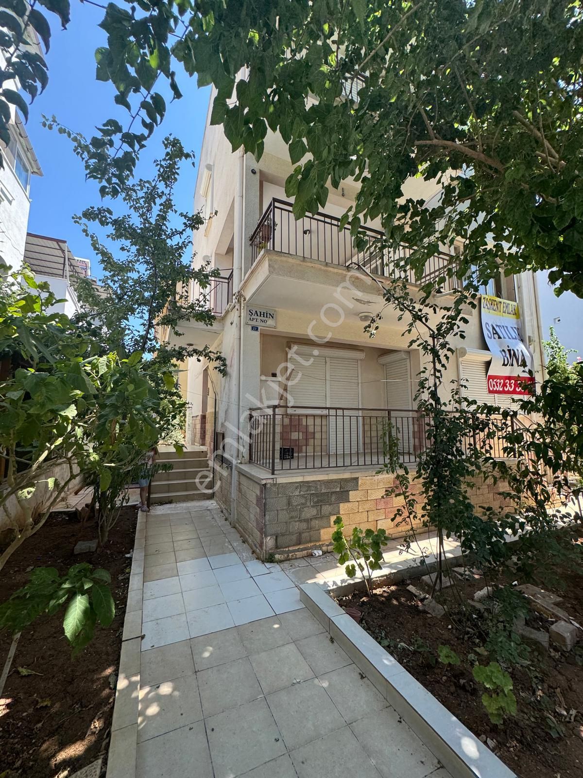 Çamlıkta Denize Yakın Komple Satılık Bina - Görsel 3