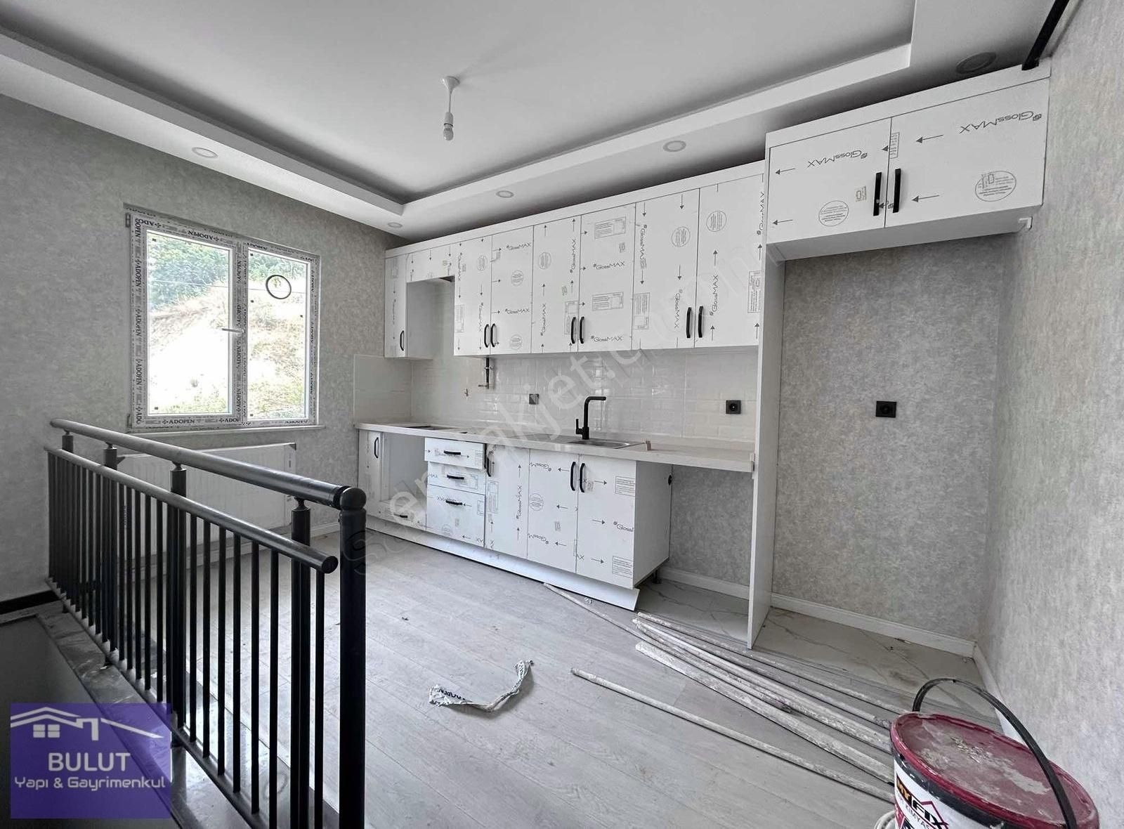 Cami Mahallesi Sahile 200m Mesafede Sıfır 2+1 90 M2 Ters Dubleks