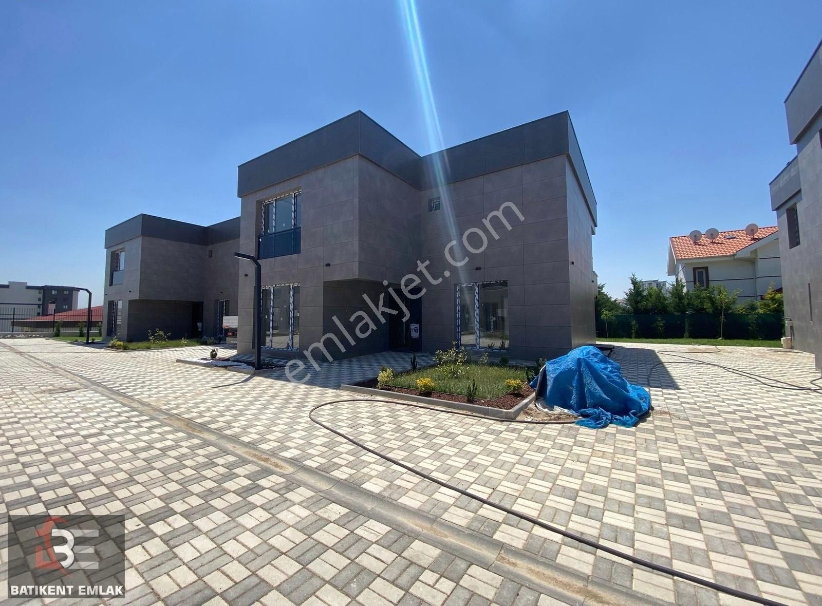Batıkent Emlak'tan Bağlıca'da Sıfır Villa Site İçerisinde