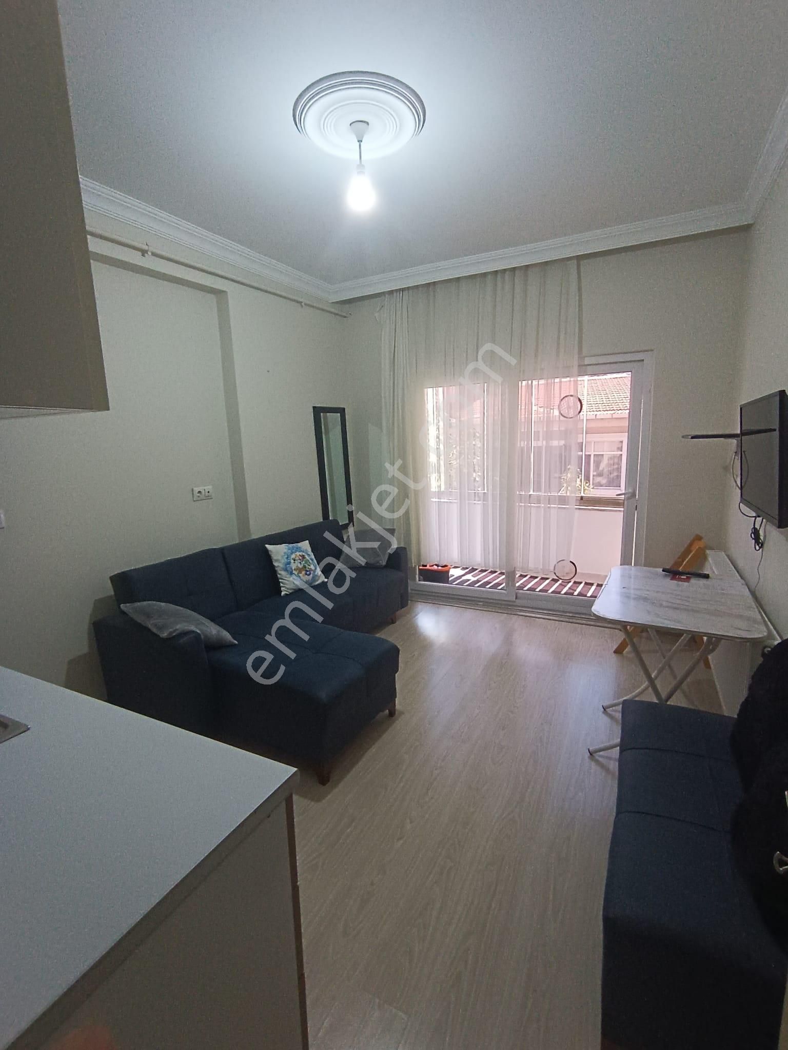 Kapalı Pazar Karşısı Kiralık Eşyalı 1+1 Balkonlu Daire