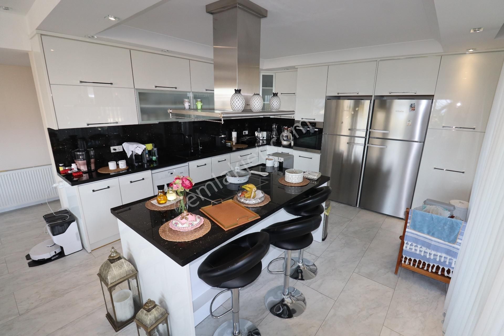 Altınoluk'ta 1300 M2 Arsa İçinde Satılık Havuzlu Malikane - Görsel 25