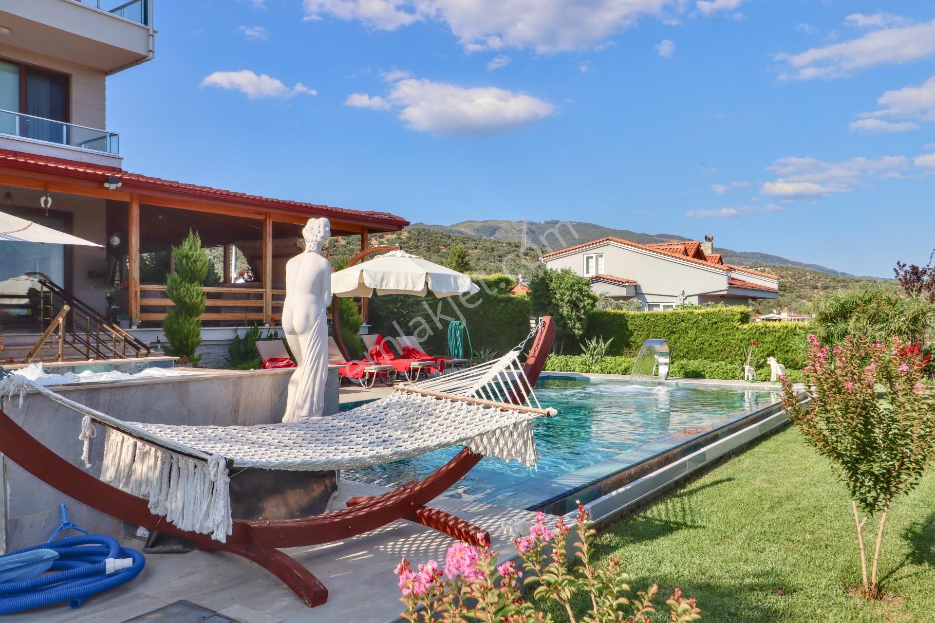 Altınoluk'ta 1300 M2 Arsa İçinde Satılık Havuzlu Malikane - Görsel 6