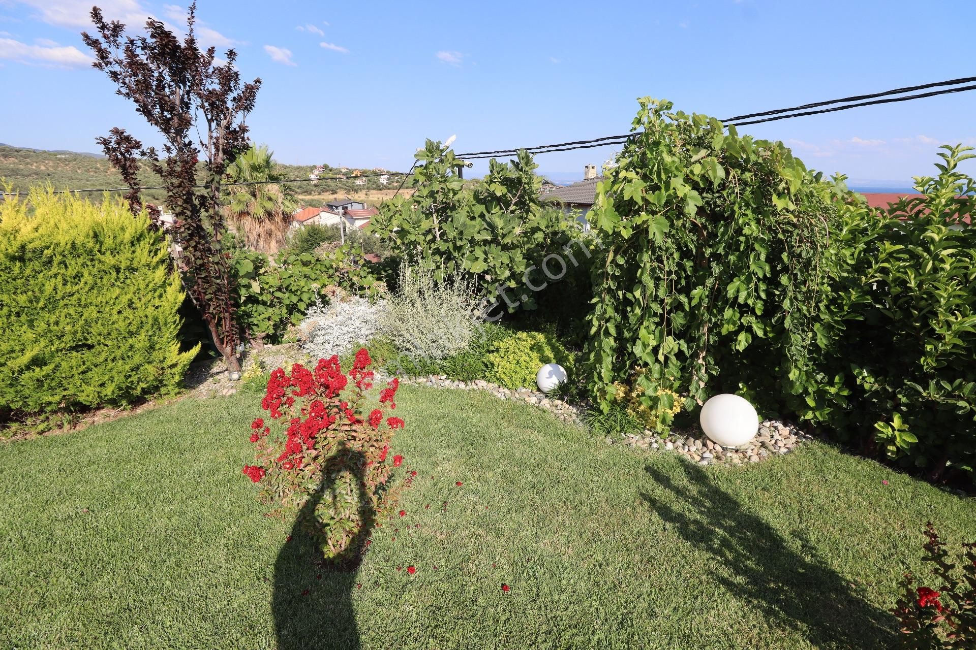 Altınoluk'ta 1300 M2 Arsa İçinde Satılık Havuzlu Malikane - Görsel 13