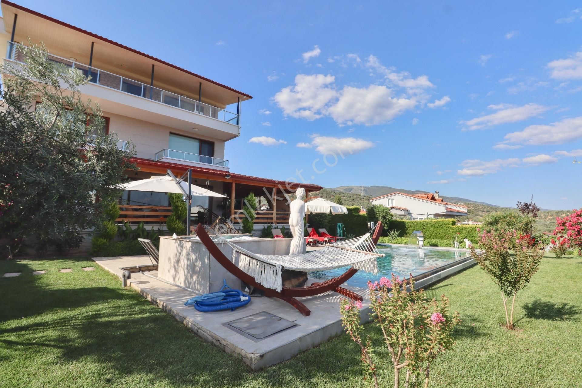 Altınoluk'ta 1300 M2 Arsa İçinde Satılık Havuzlu Malikane - Görsel 7