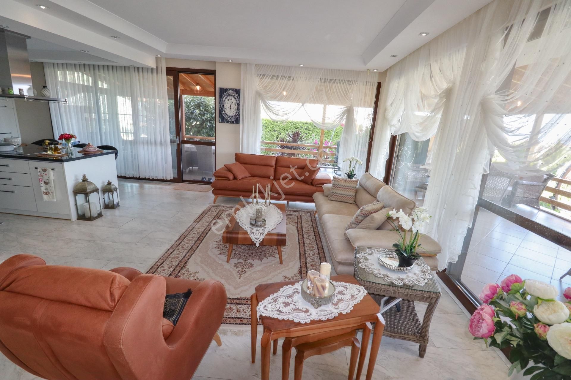 Altınoluk'ta 1300 M2 Arsa İçinde Satılık Havuzlu Malikane - Görsel 23